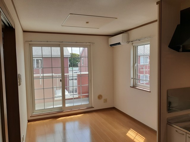 アヴニールⅥの居間・リビング