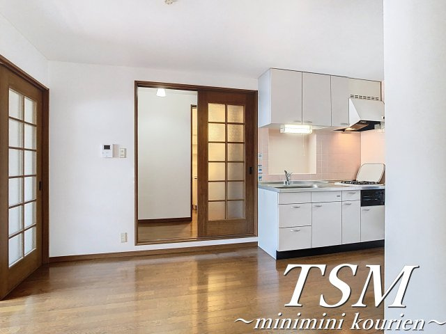 ヴレ・ロワイヤルの居間・リビング