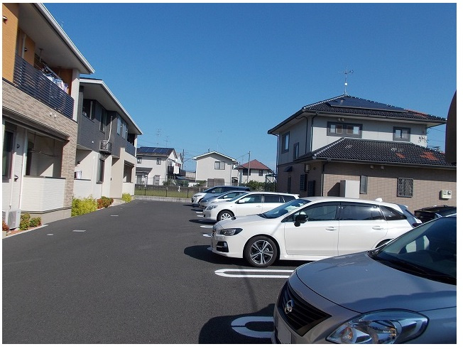 カーサ　アルバーダAの駐車場