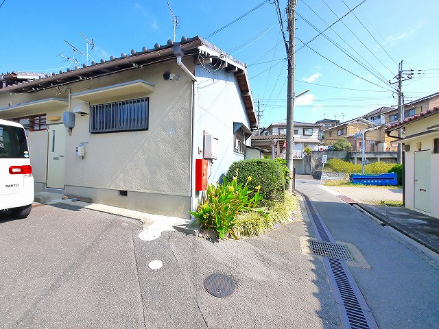 豊田貸家（般若寺町）のエントランス