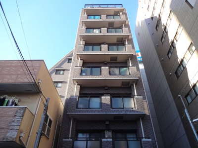 【外観】 | レジェンド日暮里Ⅱ | エントランス横から見た外観　レジェンド日暮里Ⅱ