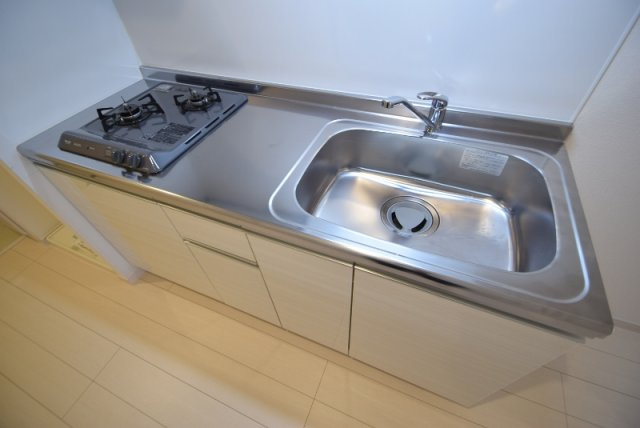 リブリ・ディアコート上山のキッチン|2口ガスコンロのシステムキッチン