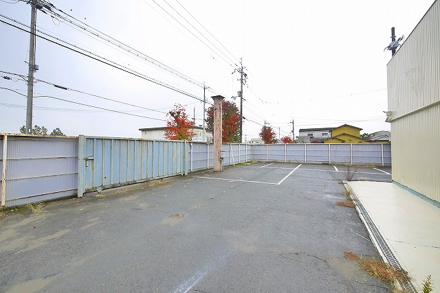 東九条町倉庫の駐車場