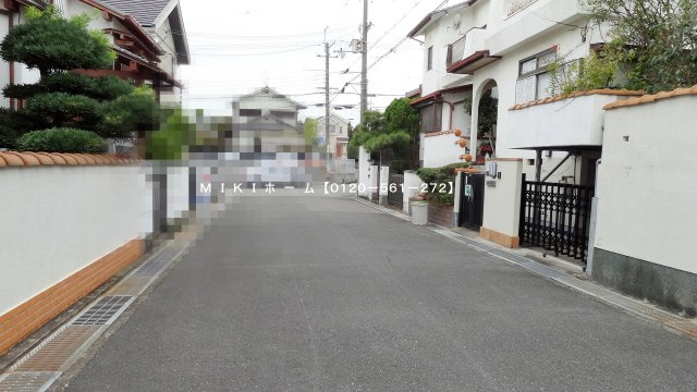 箕面市立桜ケ丘３丁目　土地の前面道路含む現地写真