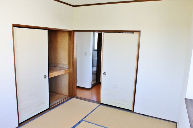 薄島貸家