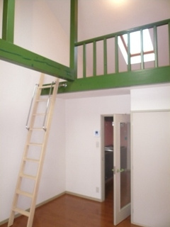  | ソフィア三鷹 | ロフト有り。天井照明付き。