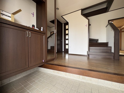 【玄関】 | 片峰中央戸建て