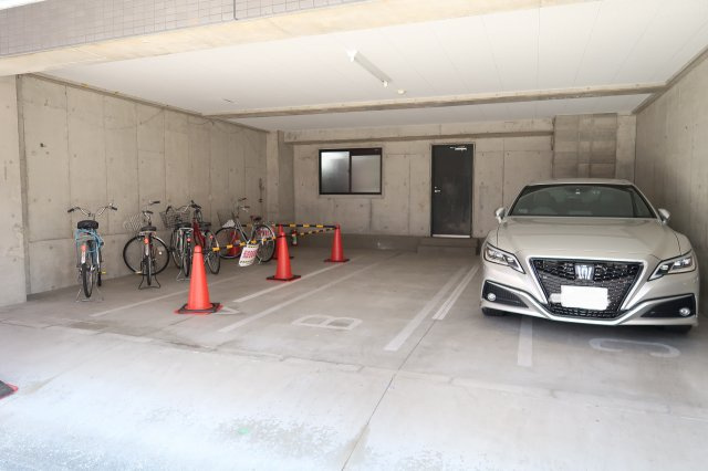 サンライズ早子のその他共用部分|敷地内駐輪スペース・駐車場
