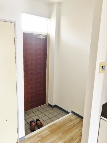 セントラルメゾン茂原の玄関