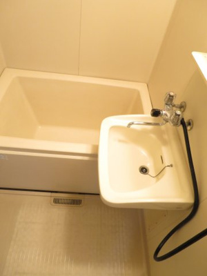 【洗面所】 | サンコートセリザワ | 広い洗面スペース