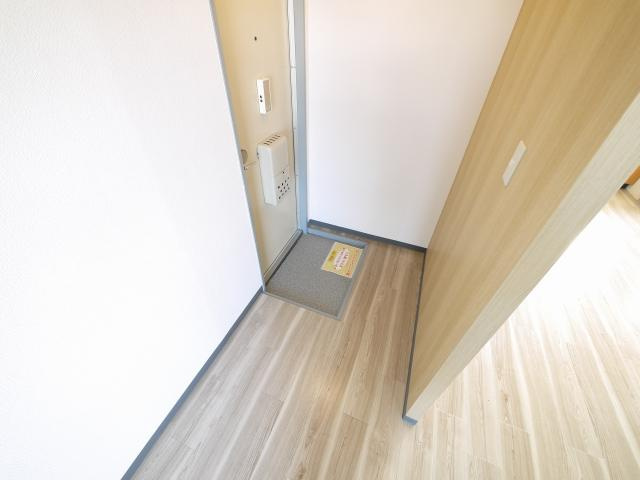 コーポ宝来Ⅱ（宝来）の玄関|ゆったりとした玄関です