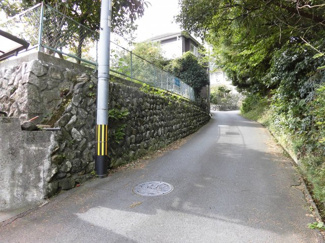 【前面道路含む現地写真】