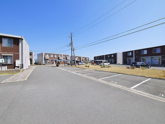 エスト30　Fの駐車場