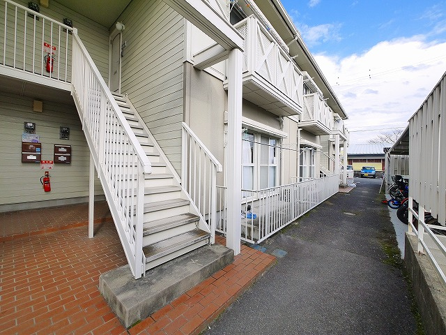 ファミール北郡山のエントランス|毎日通るエントランスはこのようになっています