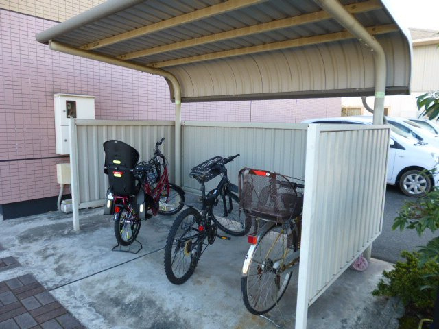 倉敷市水江の賃貸マンションのその他共用部分|自転車置き場