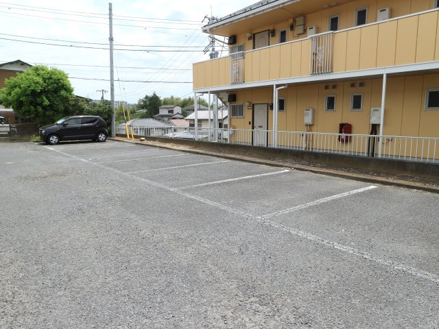 ウエストヒルＡの駐車場