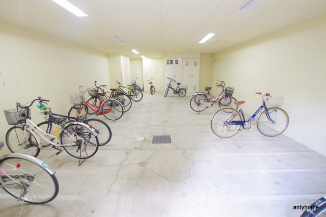 ライジングコート梅田サンライズ　仲介手数料無料の駐車場