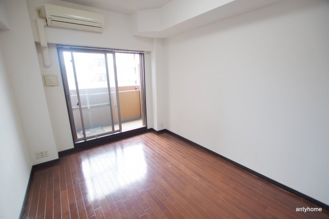 ライジングコート梅田サンライズ　仲介手数料無料の洋室