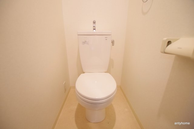 ライジングコート梅田サンライズ　仲介手数料無料のトイレ