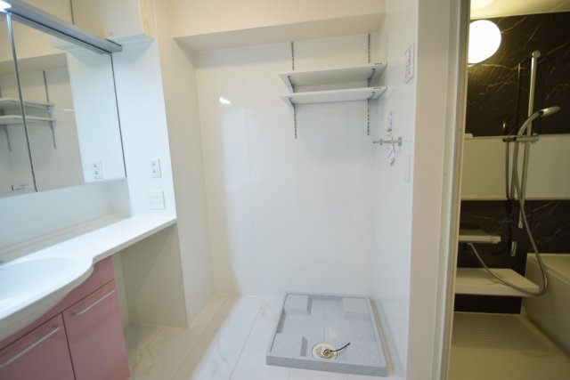 ミーツⅡの洗面所|室内洗濯機置き場