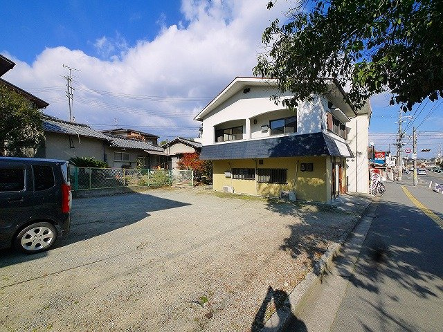 南郡山筒井店舗（644-1）の駐車場