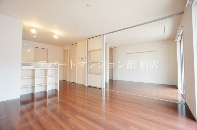 マローネ柏の居間・リビング