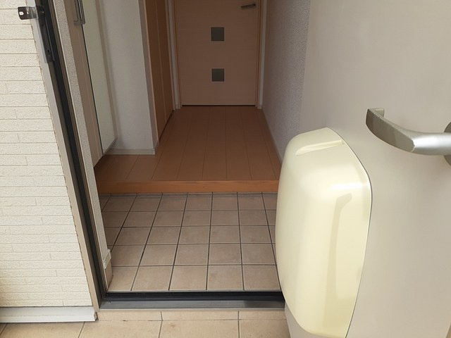 イストワールⅢの玄関