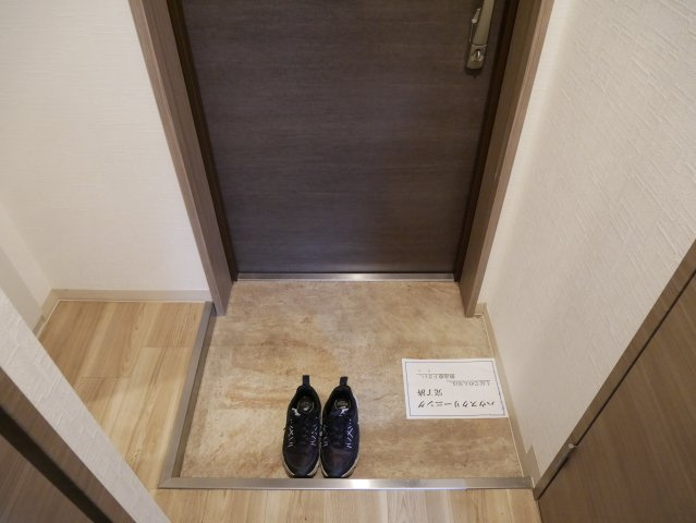 【玄関】 | ルリーフ真法院