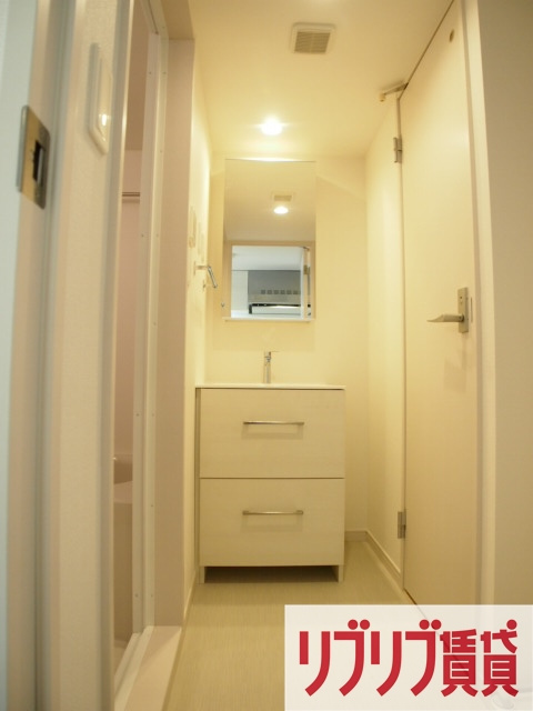 リブリ・ルームス本千葉の洗面所