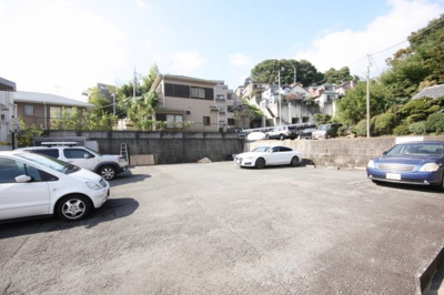 【外観】 | 堀崎駐車場第２ | 堀崎第２駐車場　　　リサイクルショップ楽市さんの裏です。