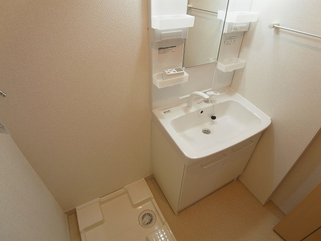クラベール弐番館の独立洗面台