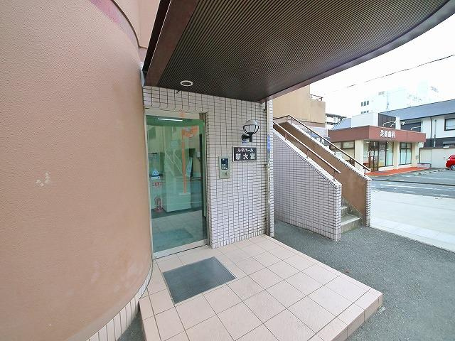 ルデパール新大宮のエントランス|清潔感のあるエントランス