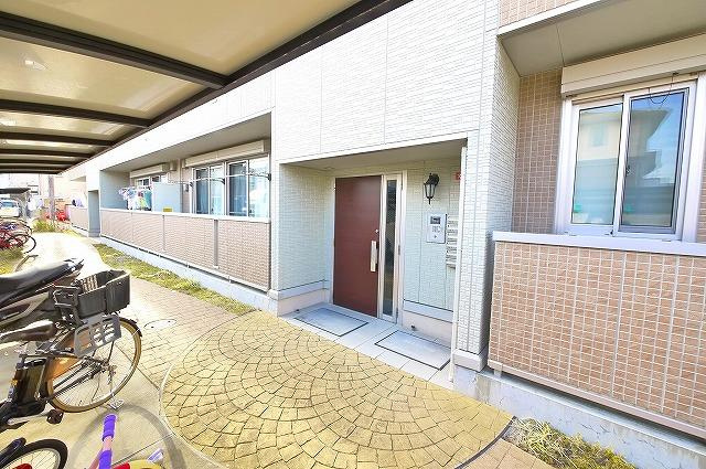 ガーデンヒルのエントランス|建物の内部です