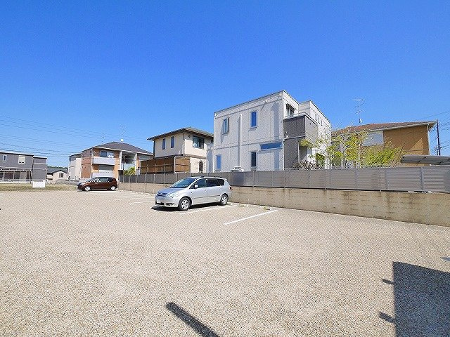 ガーデンヒルの駐車場|カースペースがあります