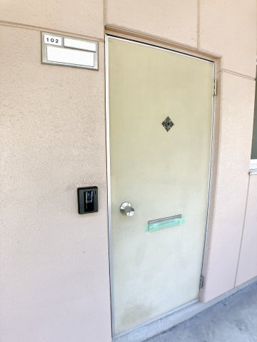 サンシャイン富士ケ丘の玄関