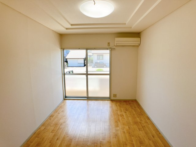 サンシャイン富士ケ丘の居間・リビング