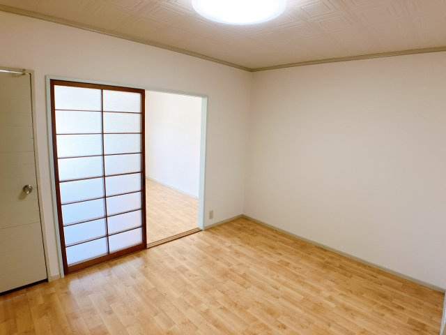 サンシャイン富士ケ丘の居間・リビング