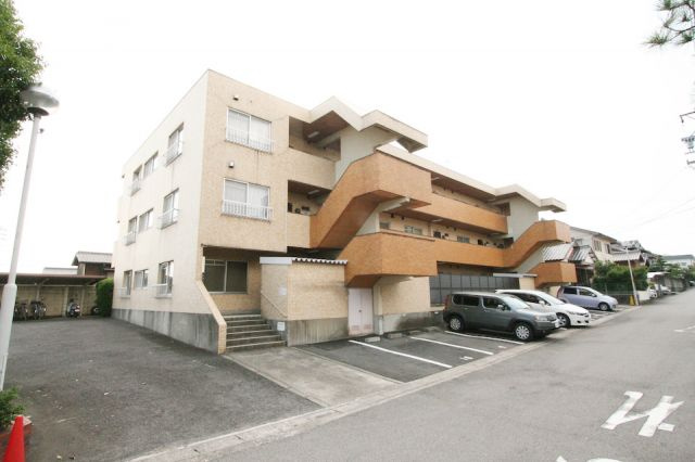 清城コーポラスの外観