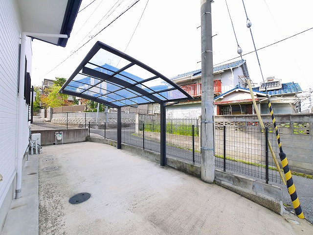 CASA VISTA TOMOI A棟の駐車場