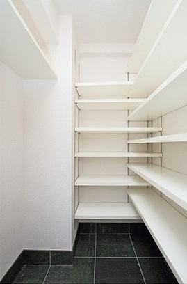港区三田１丁目の賃貸マンションのその他|シューズインクローゼット