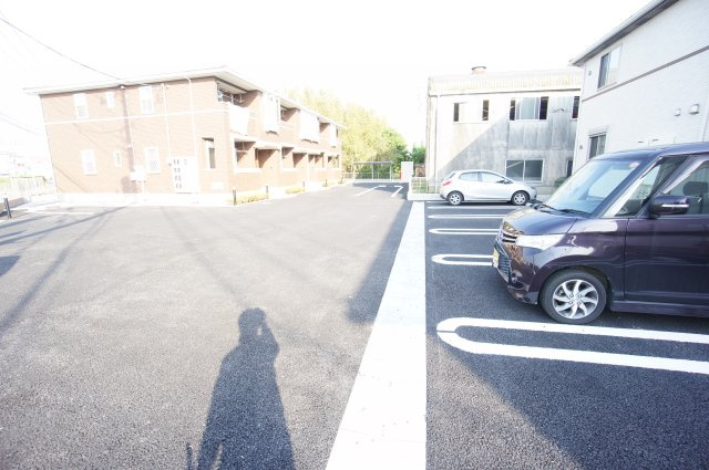 サニーサイトKの駐車場