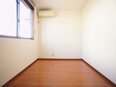 【寝室】 | ヴィヴァーチェＡ | うれしいエアコン付きの北側洋間です♪