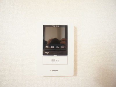 【セキュリティ】 | ヴィヴァーチェＡ | 訪問者の確認ができるTVドアホン付きです♪