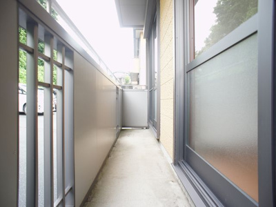 【バルコニー】 | ヴィヴァーチェＡ | お洗濯物が沢山干せます♪