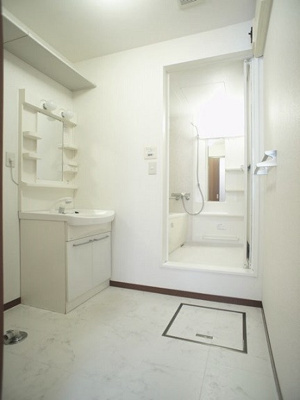 【独立洗面台】 | ヴィヴァーチェＡ | 洗髪洗面化粧台、洗濯機置き場があります♪