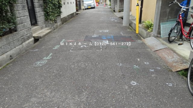 箕面市瀬川1丁目　土地の前面道路含む現地写真