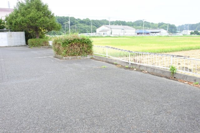 グランディール小林Ａ棟の駐車場