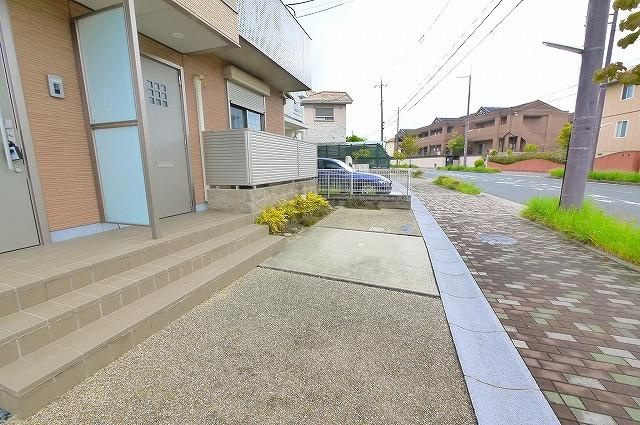シャーメゾンプラムのその他共用部分|建物の入り口部分です