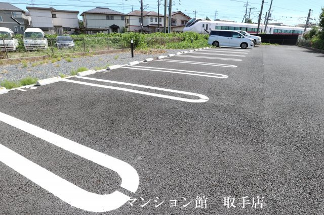 サニーサイトS の駐車場