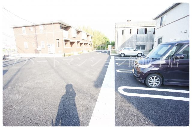 サニーサイトSの駐車場